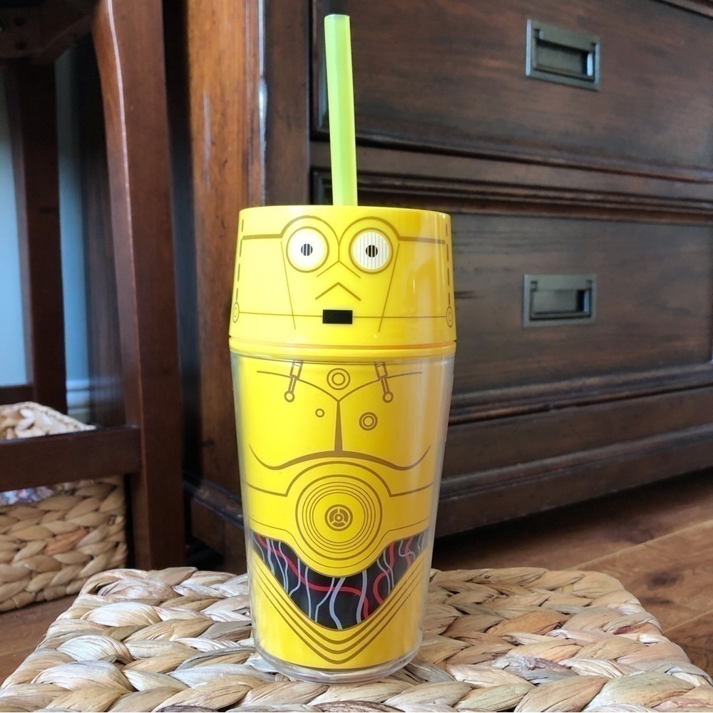 Star Wars yellow C-3PO cup with lid and straw